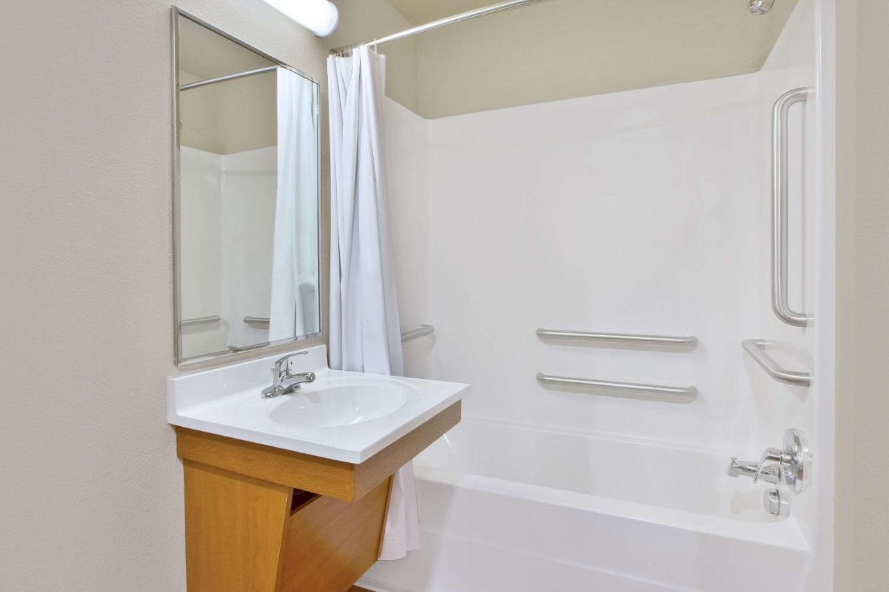 Woodspring Suites Midland Esterno foto