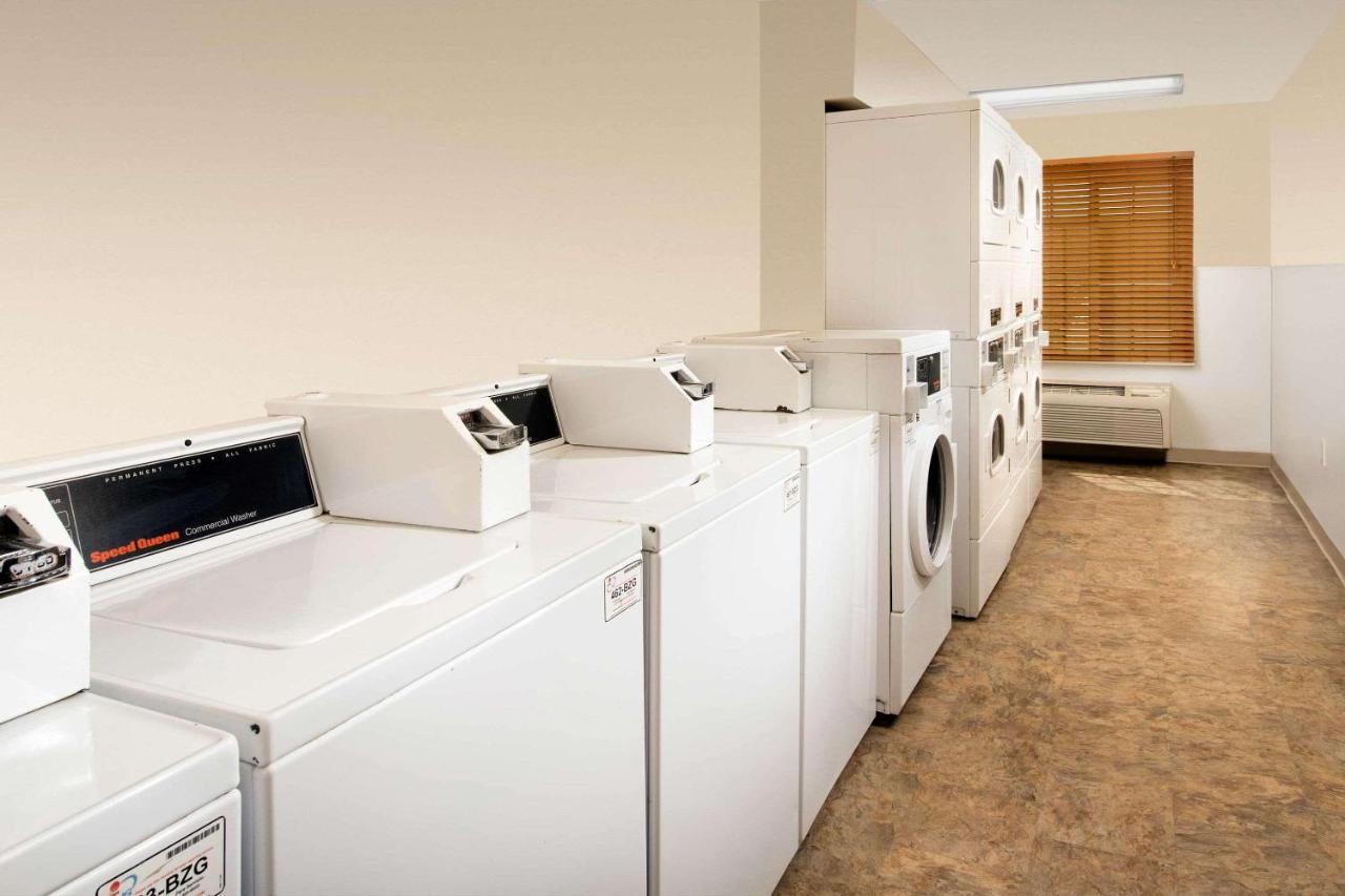 Woodspring Suites Midland Esterno foto