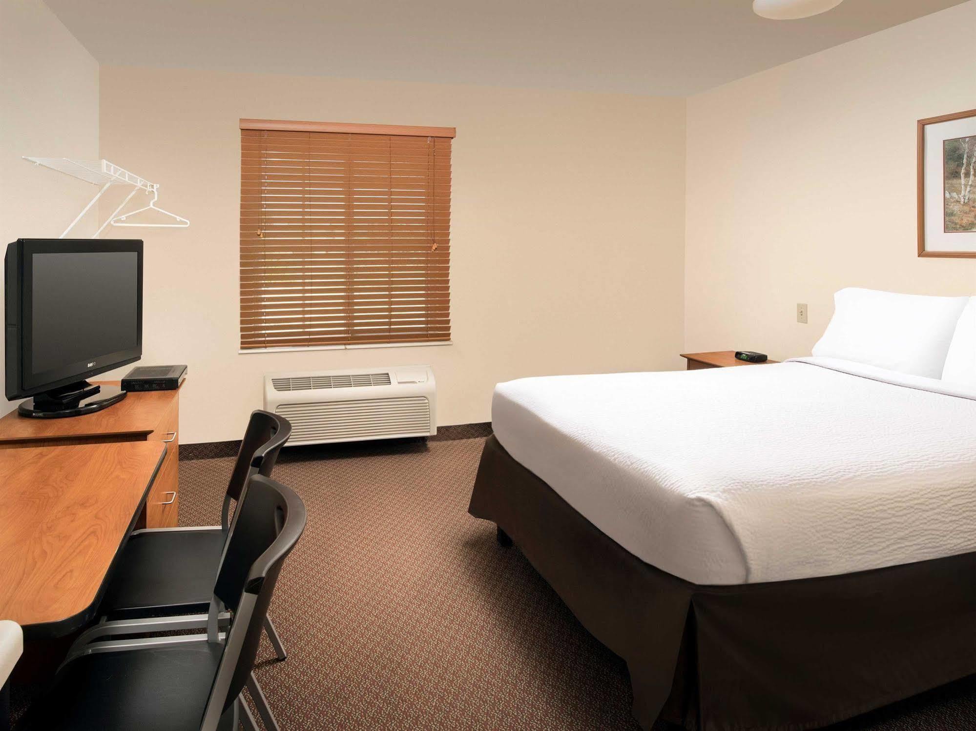 Woodspring Suites Midland Esterno foto